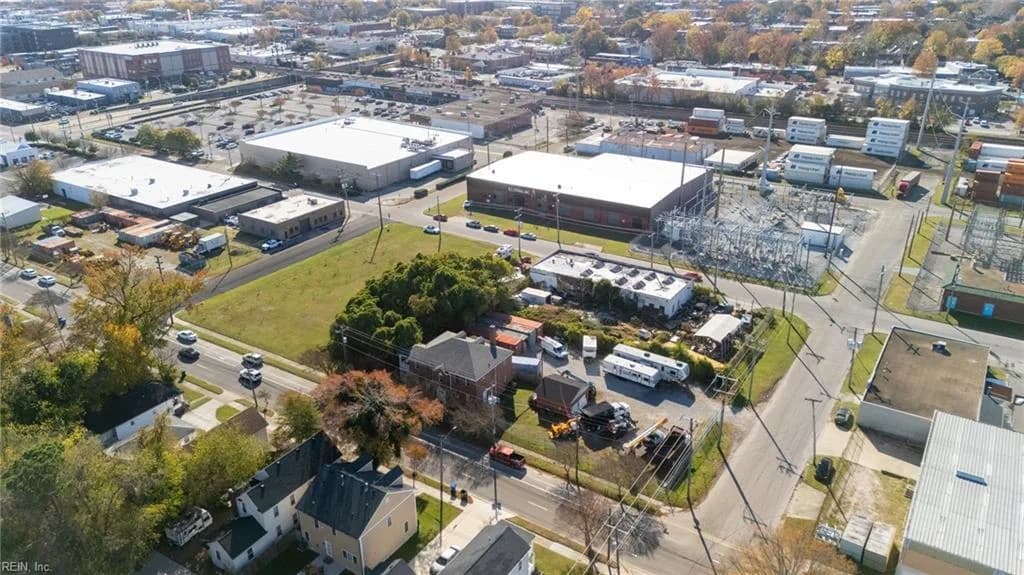 916 W 25th ST, NORFOLK VA 23517 - Photo 2