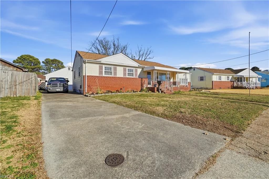 8038 Bowwood LN, NORFOLK VA 23518 - Main photo