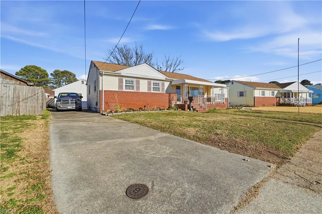 8038 Bowwood LN, Norfolk — 4 bed Residential, 1,914 sqft