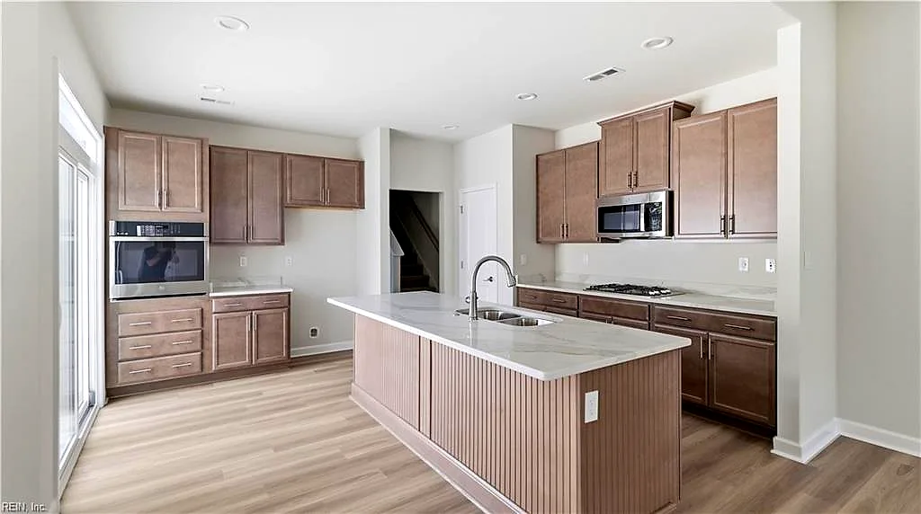 1301 Regal RD #D, SUFFOLK VA 23434