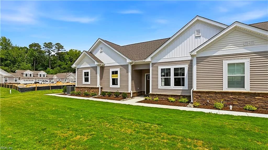 1301 Regal RD #D, SUFFOLK VA 23434 - Photo 4