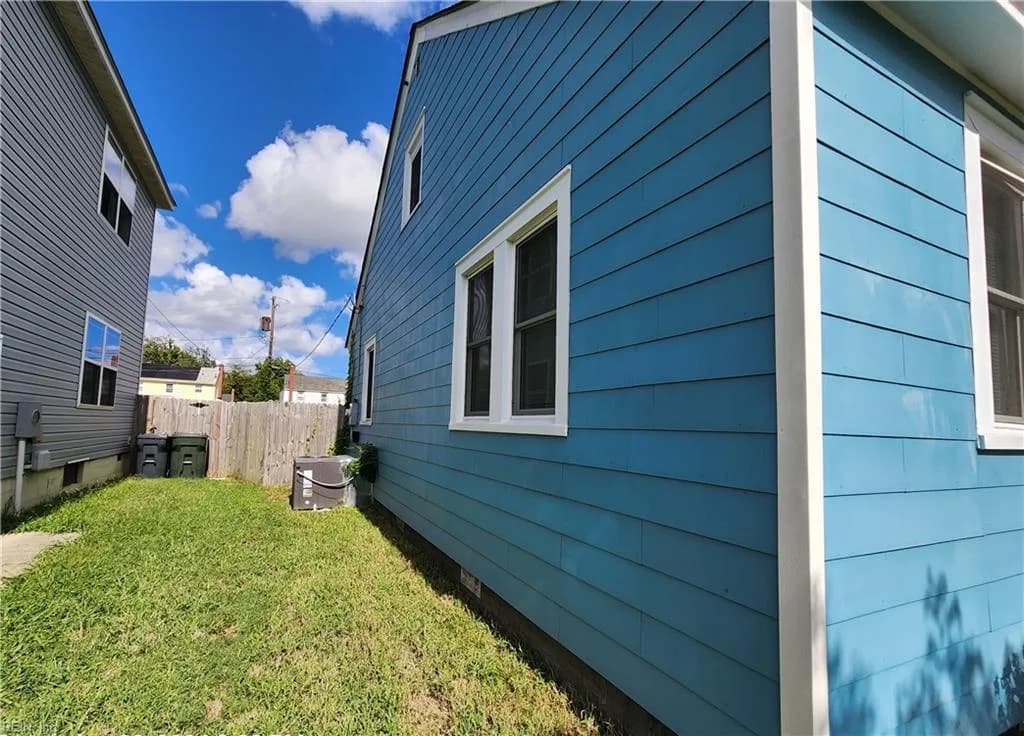 222 Wythe PW, HAMPTON VA 23661 - Photo 3