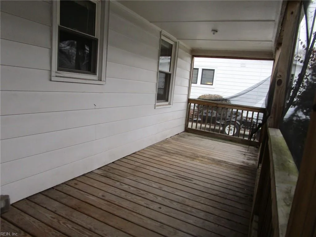 138 Hampton Roads AVE, HAMPTON VA 23661 - Photo 4
