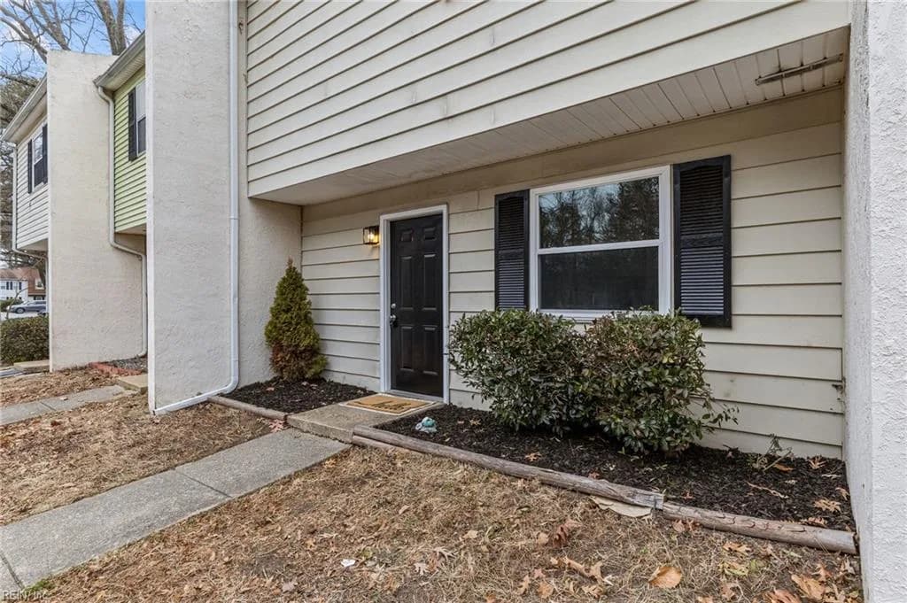 12734 Woodside LN, NEWPORTNEWS VA 23602 - Photo 3