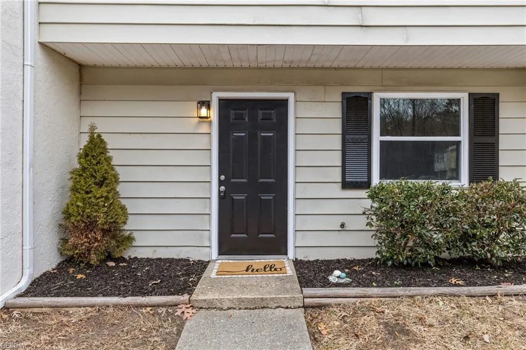 12734 Woodside LN, NEWPORTNEWS VA 23602 - Photo 4
