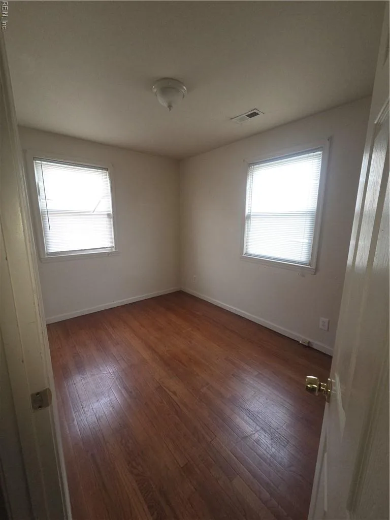 7128 Gregory DR, NORFOLK VA 23513 - Photo 3