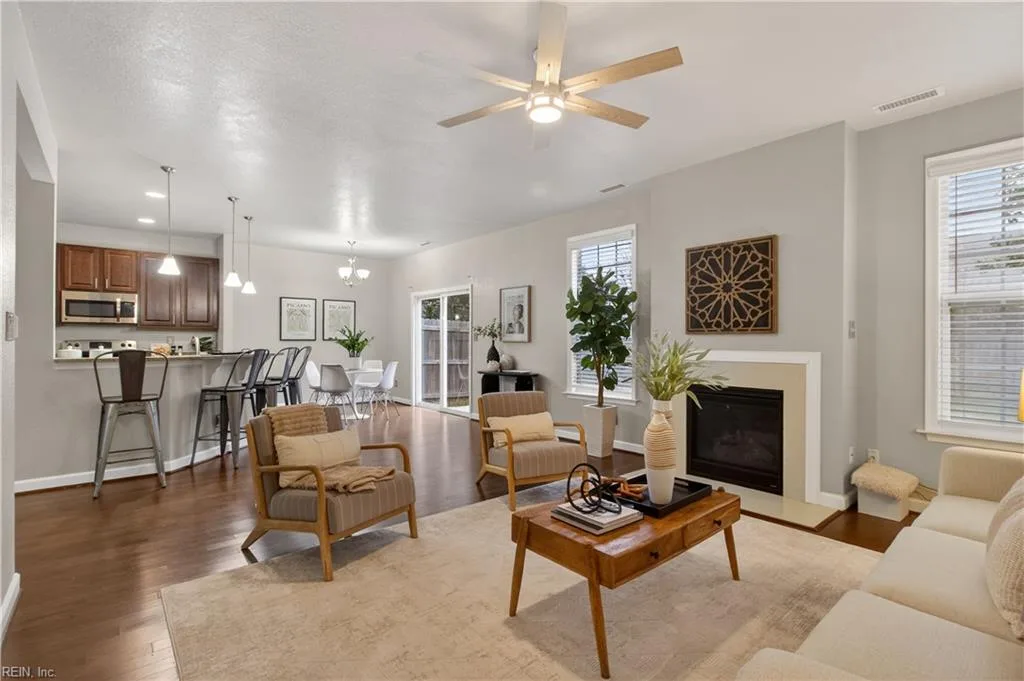 849 Brightleaf PL, Chesapeake — 4 bed Residential, 2,074 sqft