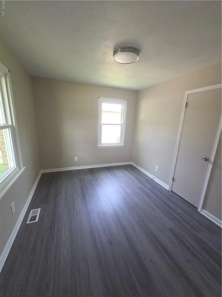 129 Elm AVE, PORTSMOUTH VA 23704 - Photo 3