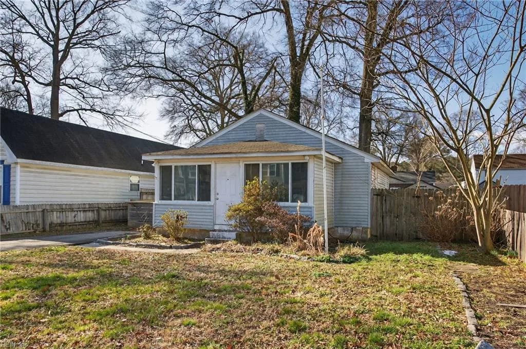 2041 Lockard AVE, CHESAPEAKE VA 23320 - Photo 3