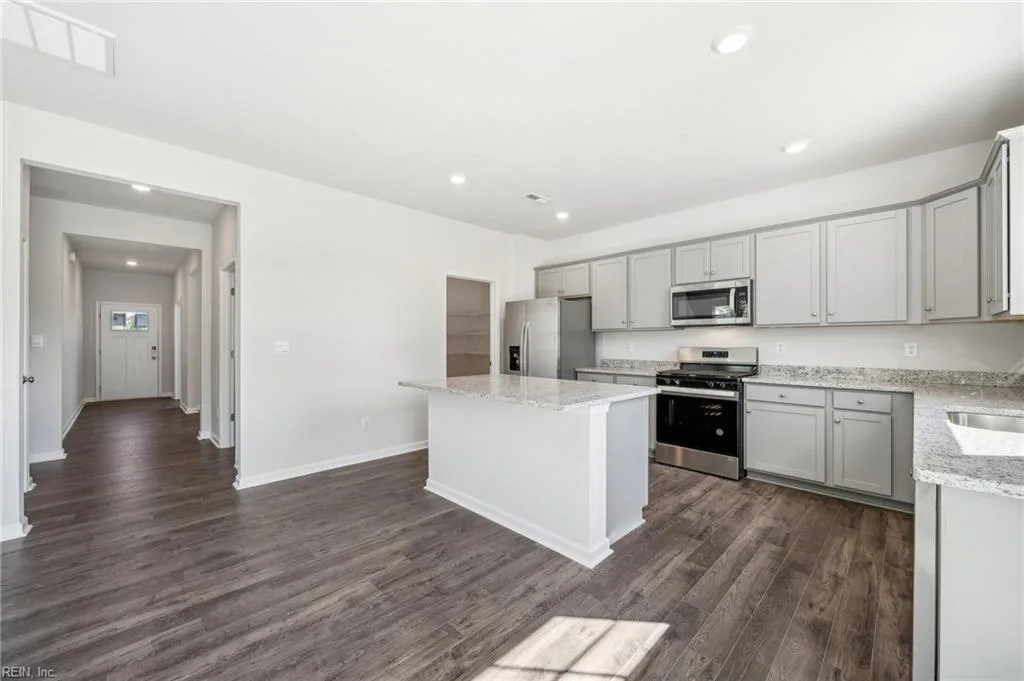 3041 Dalton CIR, SUFFOLK VA 23435 - Photo 5