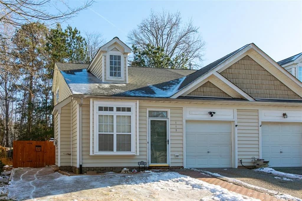 112 Kristin CT, YORKTOWN VA 23692 - Photo 2