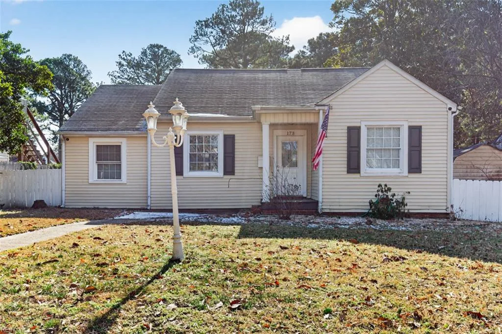 173 Swanson RD, Norfolk — 3 bed Residential, 1,568 sqft