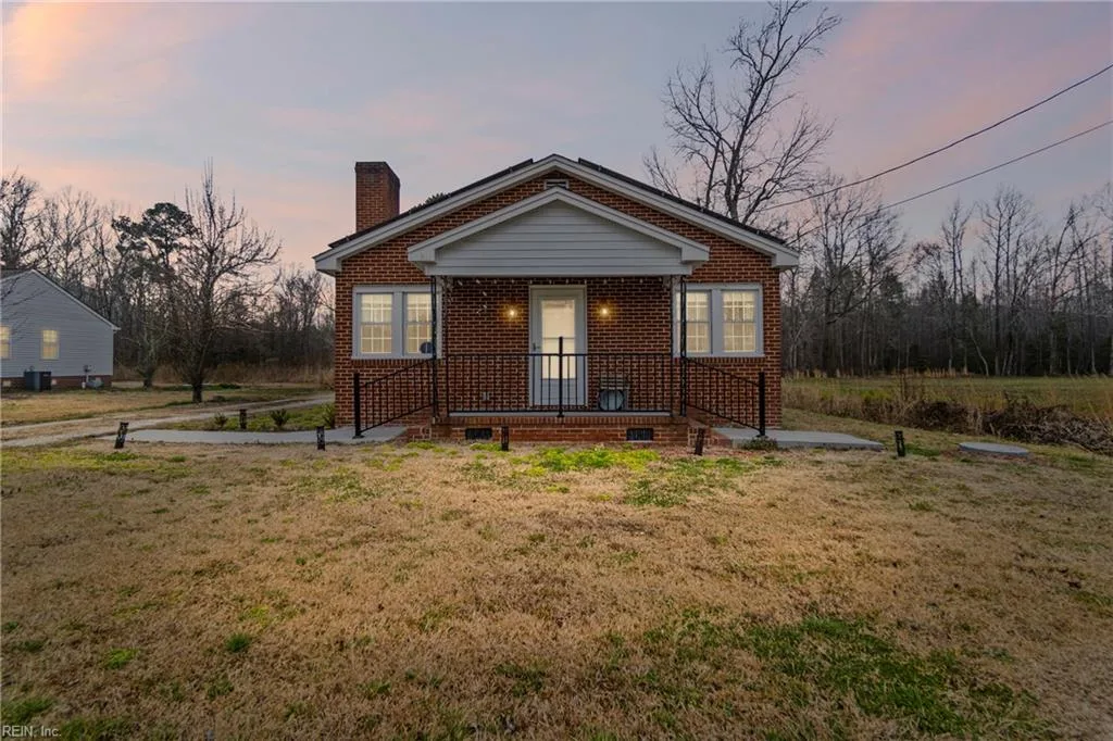 7622 Quay RD S, Suffolk — 3 bed Residential, 1,475 sqft