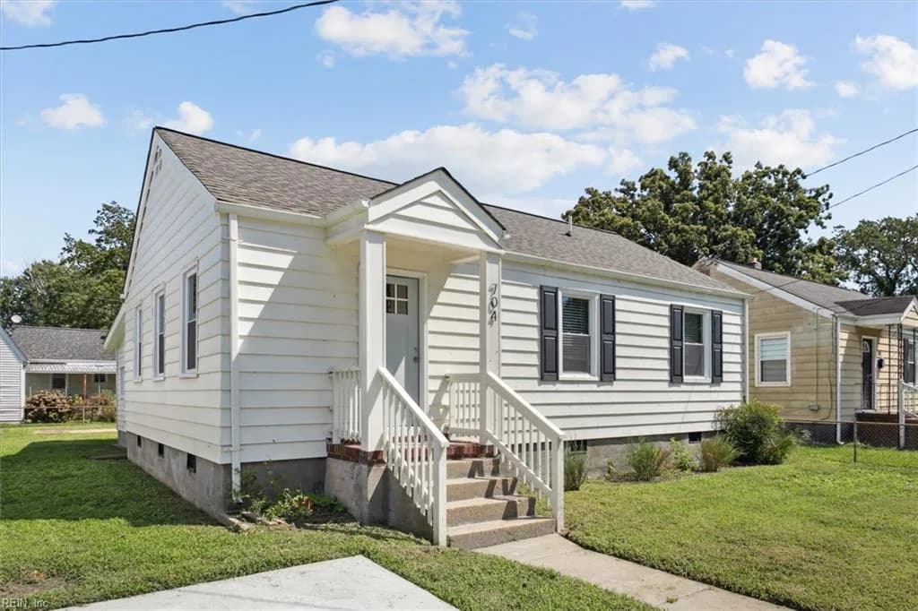 704 Homestead AVE, HAMPTON VA 23661 - Photo 2