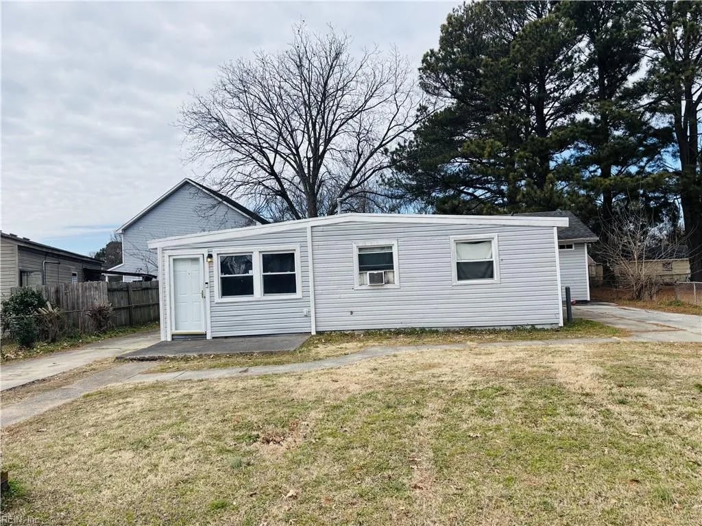 604 Amick RD, CHESAPEAKE VA 23325