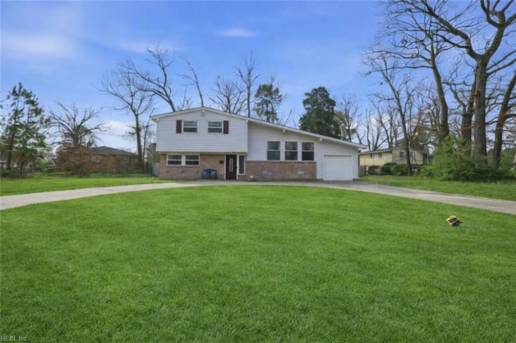 717 Bayberry LN, Norfolk — 4 bed Residential, 2,000 sqft