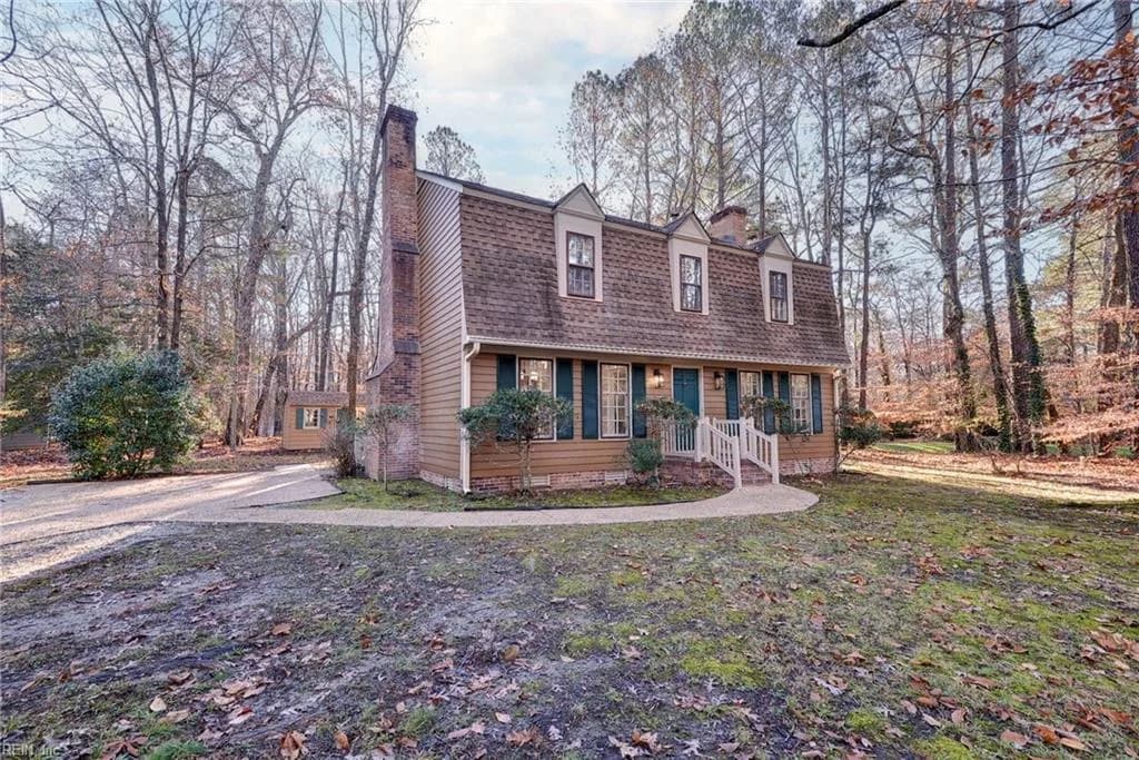 100 Daingerfield RD, WILLIAMSBURG VA 23185 - Photo 2