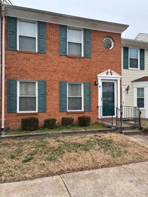8 N Gawain WAY, HAMPTON VA 23669 - Main photo