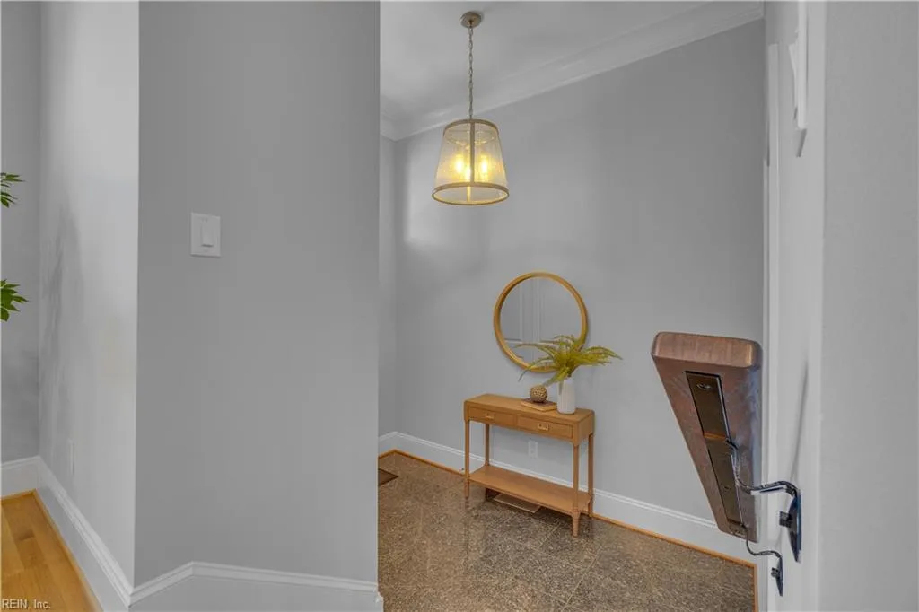 257 W Freemason ST, NORFOLK VA 23510 - Photo 4