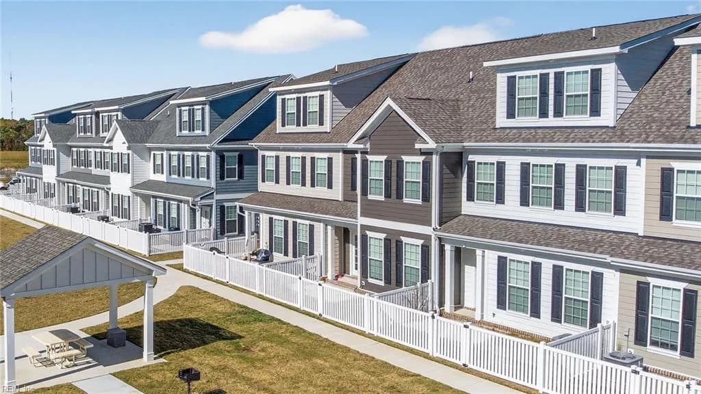 4936 Apricot WAY, CHESAPEAKE VA 23321 - Photo 3