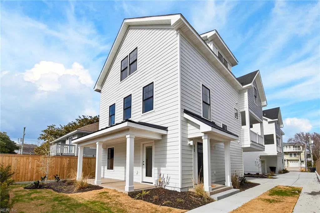 114 70th ST #B, VIRGINIABEACH VA 23451