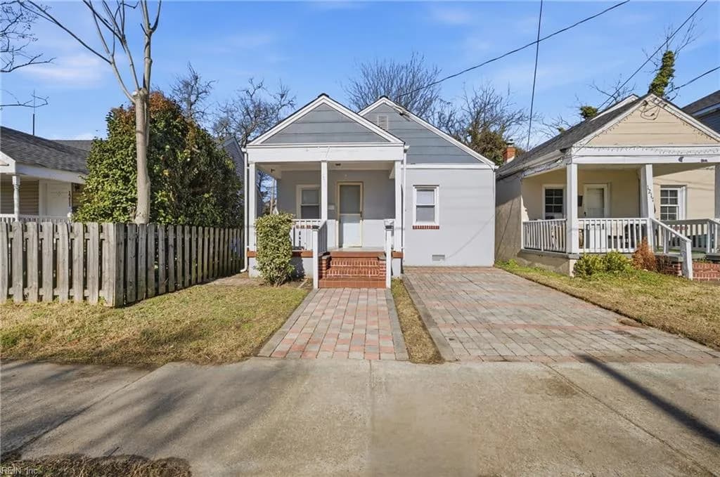 1215 26th ST, NEWPORTNEWS VA 23607 - Photo 2