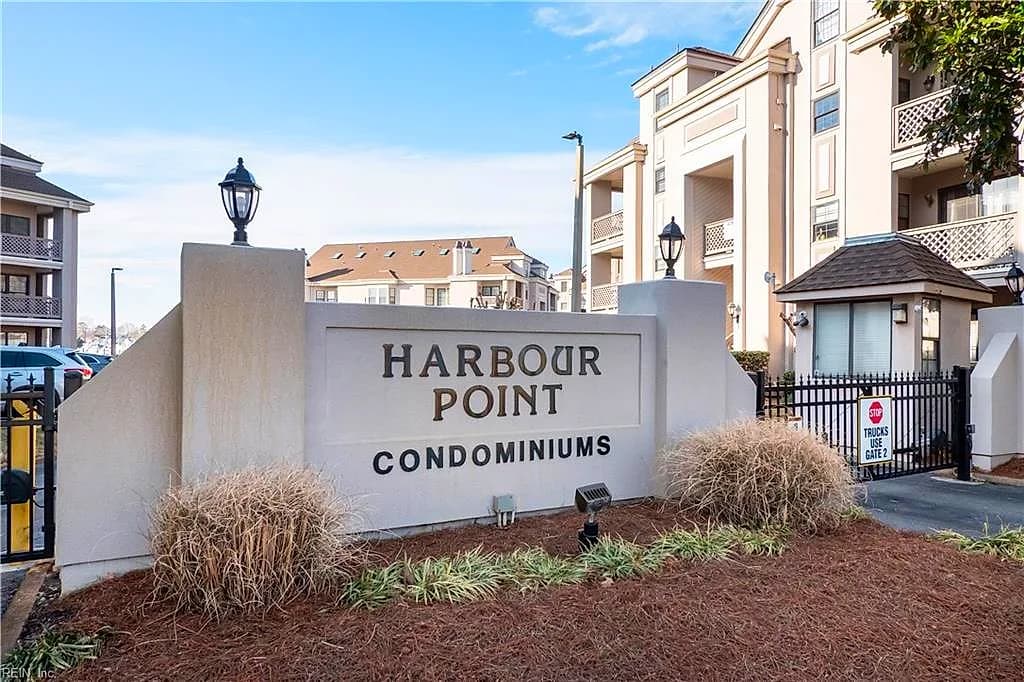 423 Harbour PT #102, VIRGINIABEACH VA 23451 - Photo 4