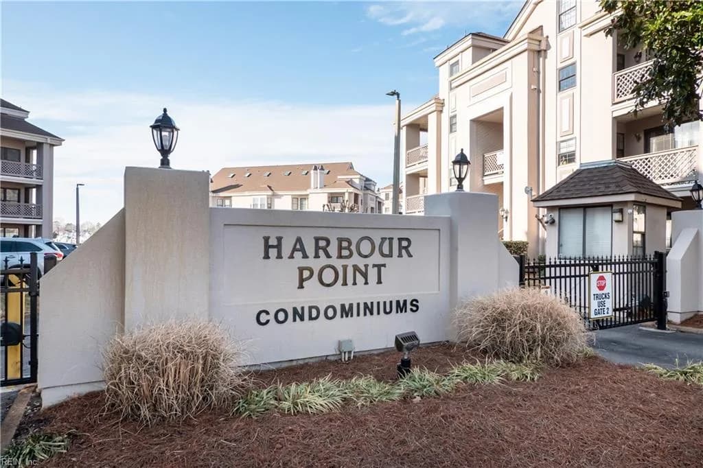 423 Harbour PT #102, VIRGINIABEACH VA 23451 - Photo 4