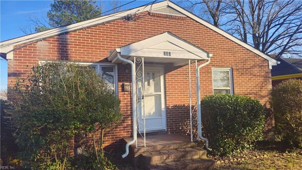 210 Maple ST, SUFFOLK VA 23434 - Photo 2
