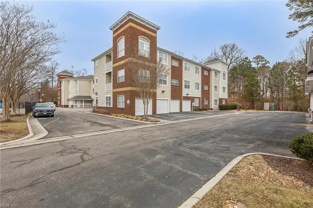 522 Knolls DR #308, NEWPORTNEWS VA 23602 - Photo 2