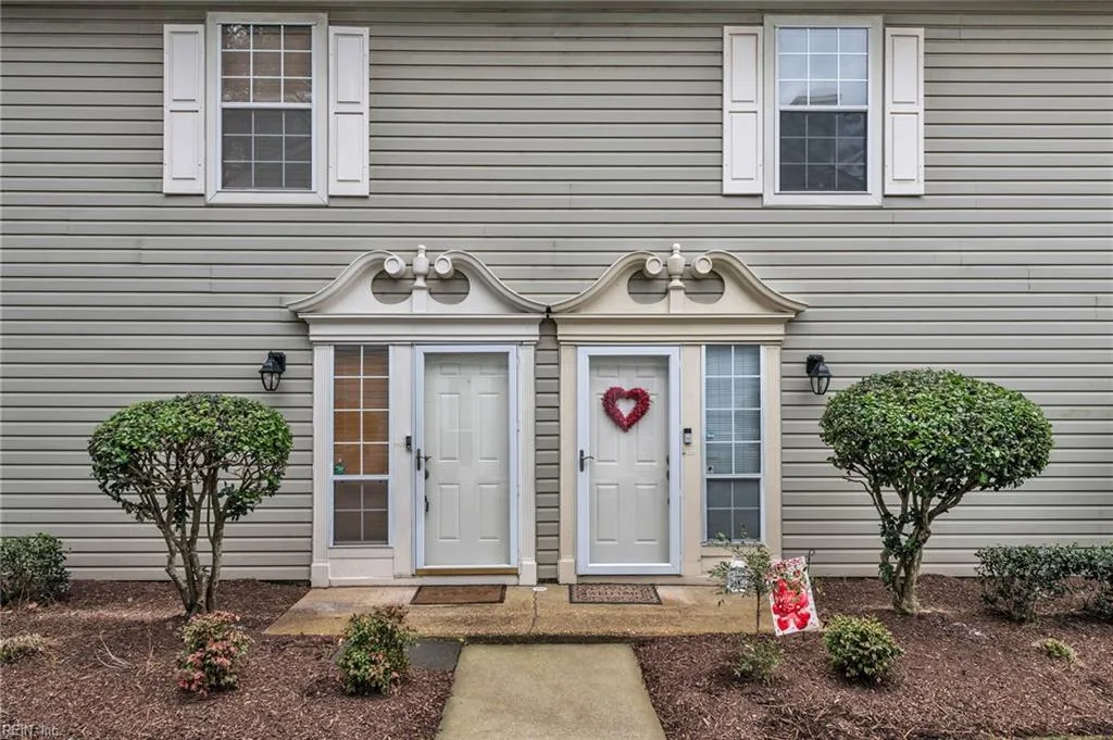 2317 Cretan CT, VIRGINIABEACH VA 23454 - Photo 3