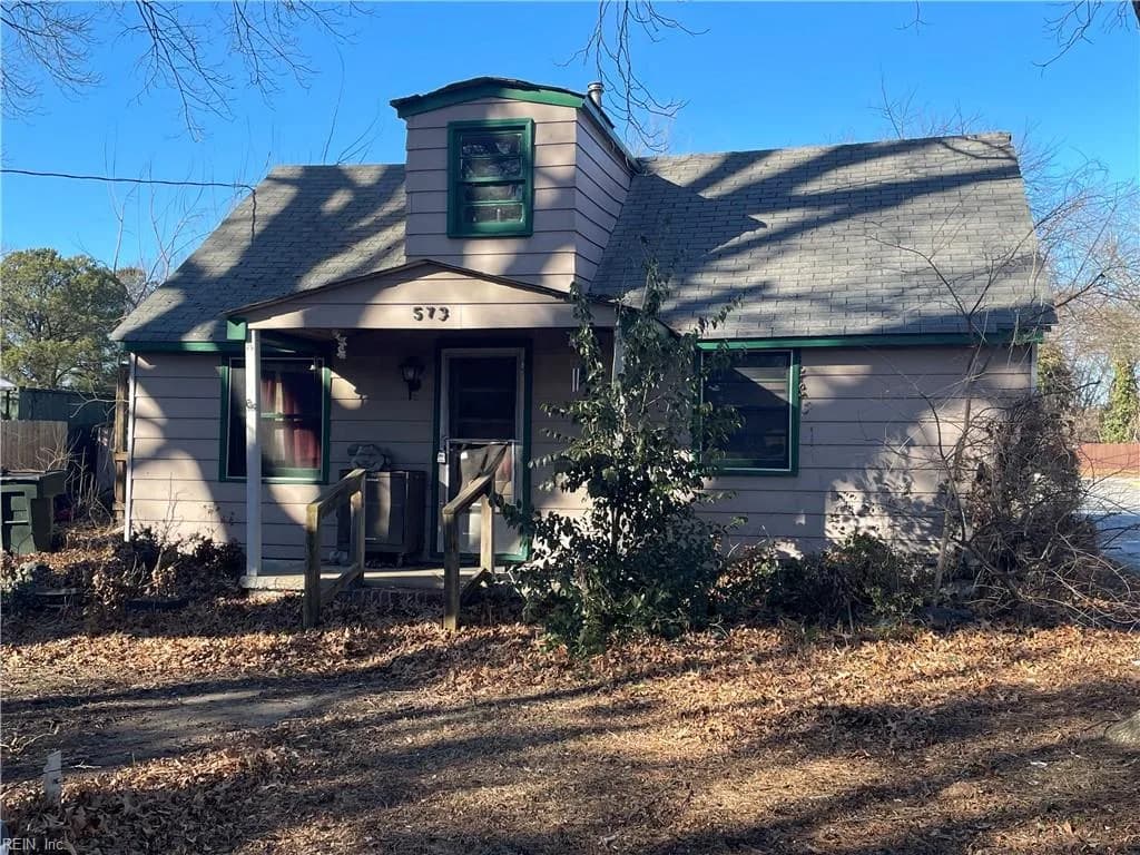 573 Old Point AVE, HAMPTON VA 23663 - Photo 2