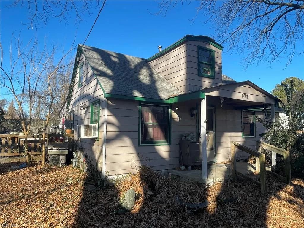 573 Old Point AVE, HAMPTON VA 23663 - Photo 3
