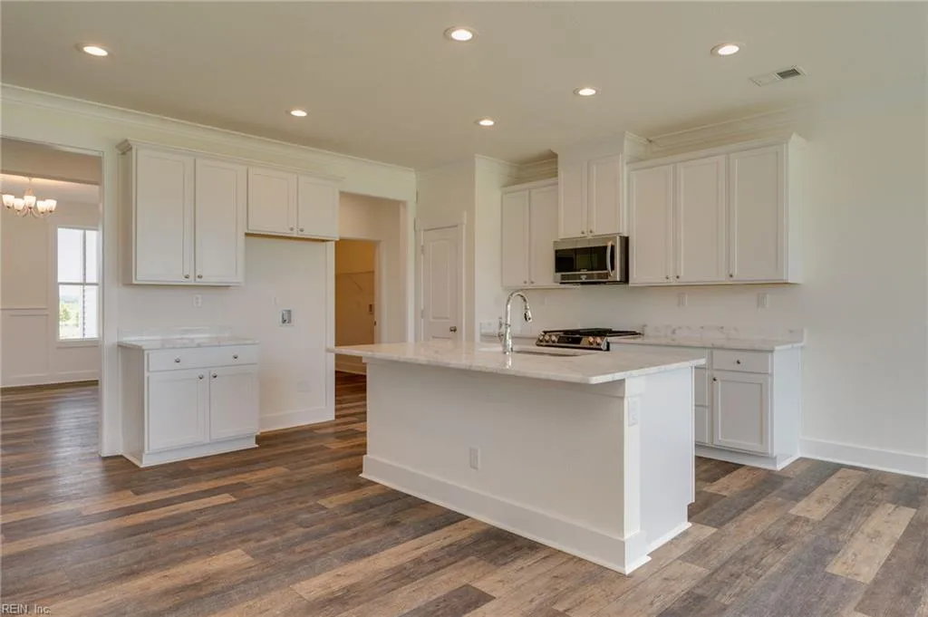 2100 Sanderson RD, CHESAPEAKE VA 23322 - Photo 3