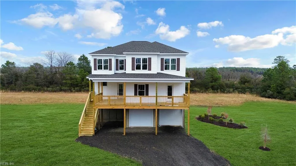 56 N Lawson RD, Poquoson — 4 bed Residential, 2,500 sqft