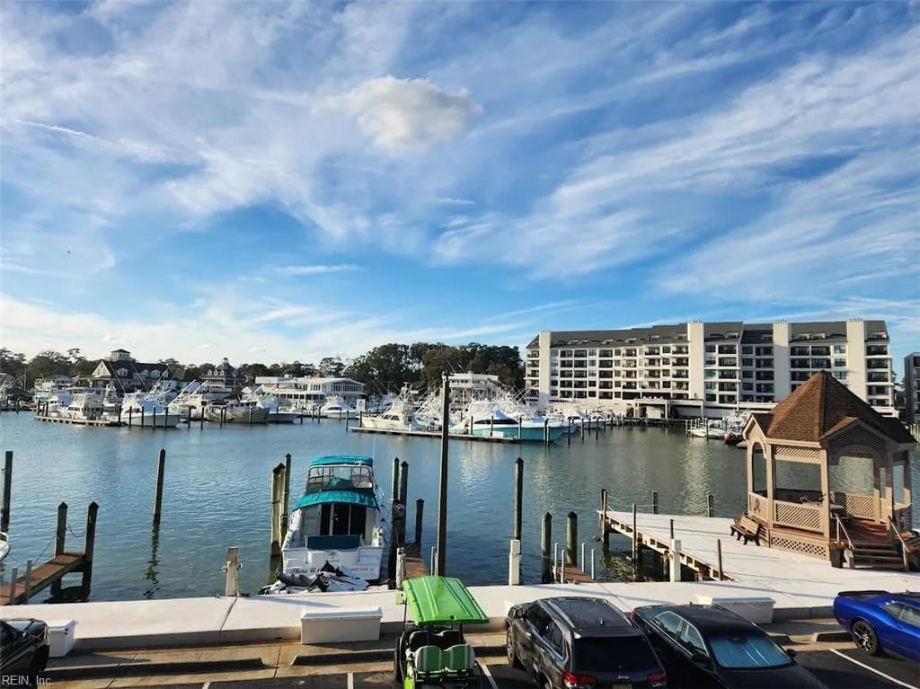 417 Harbour PT #202, VIRGINIABEACH VA 23451 - Photo 4
