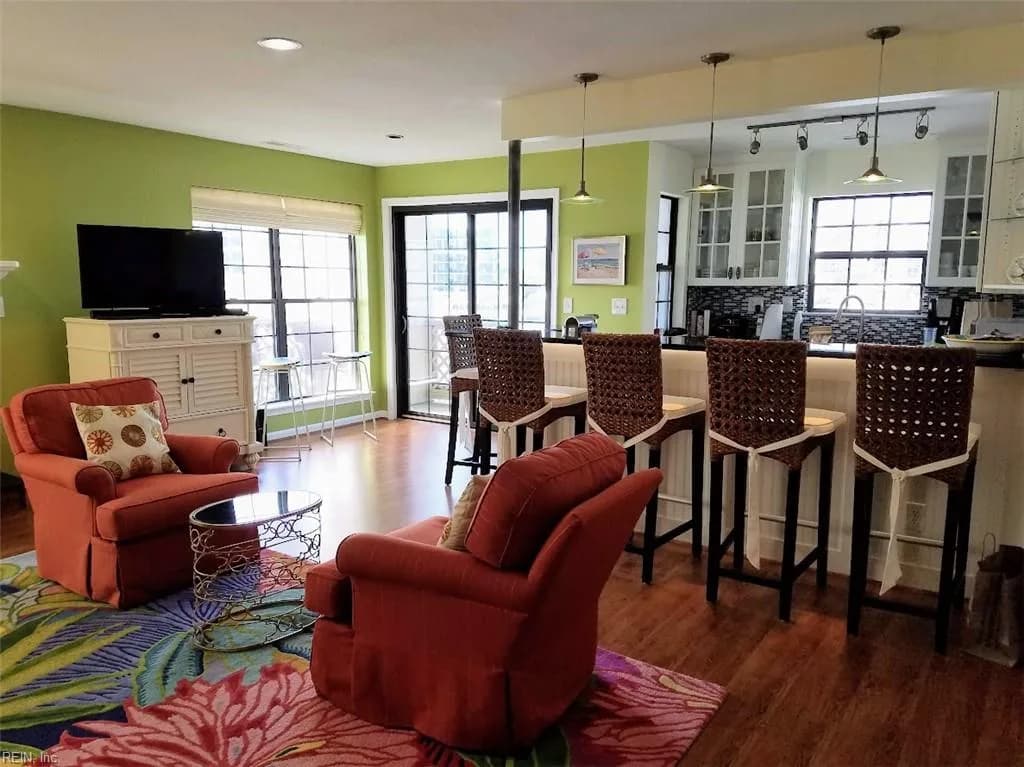 417 Harbour PT #202, VIRGINIABEACH VA 23451 - Photo 5