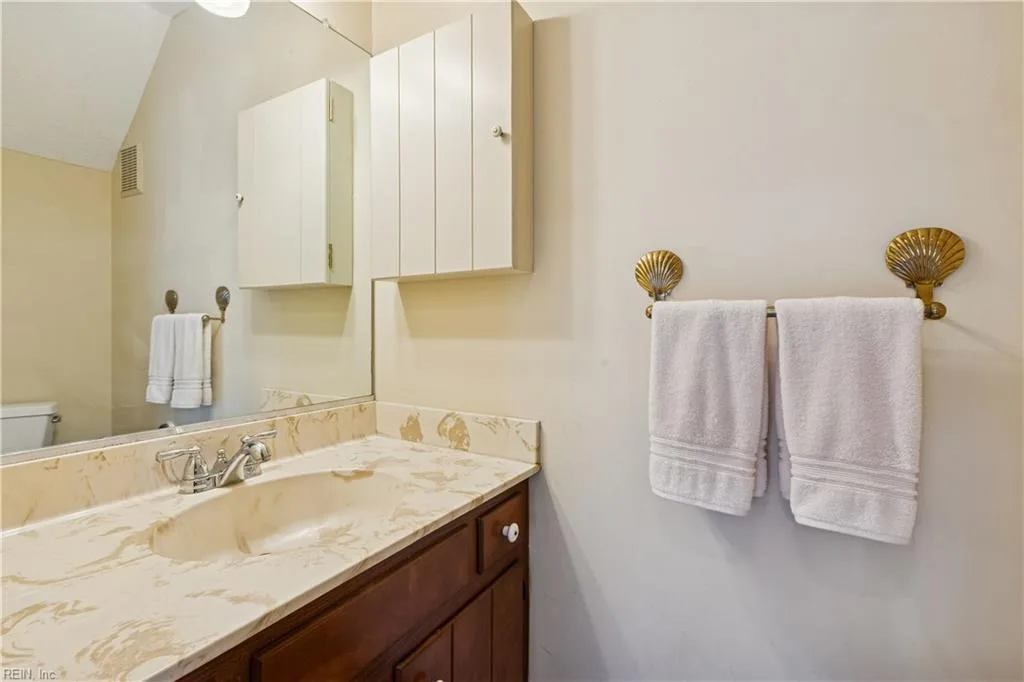 19 Capps QTR #1, HAMPTON VA 23669 - Photo 5
