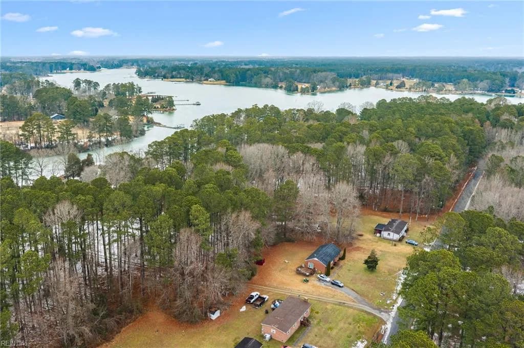 301 Osprey RD, CARDINAL VA 23025 - Photo 3