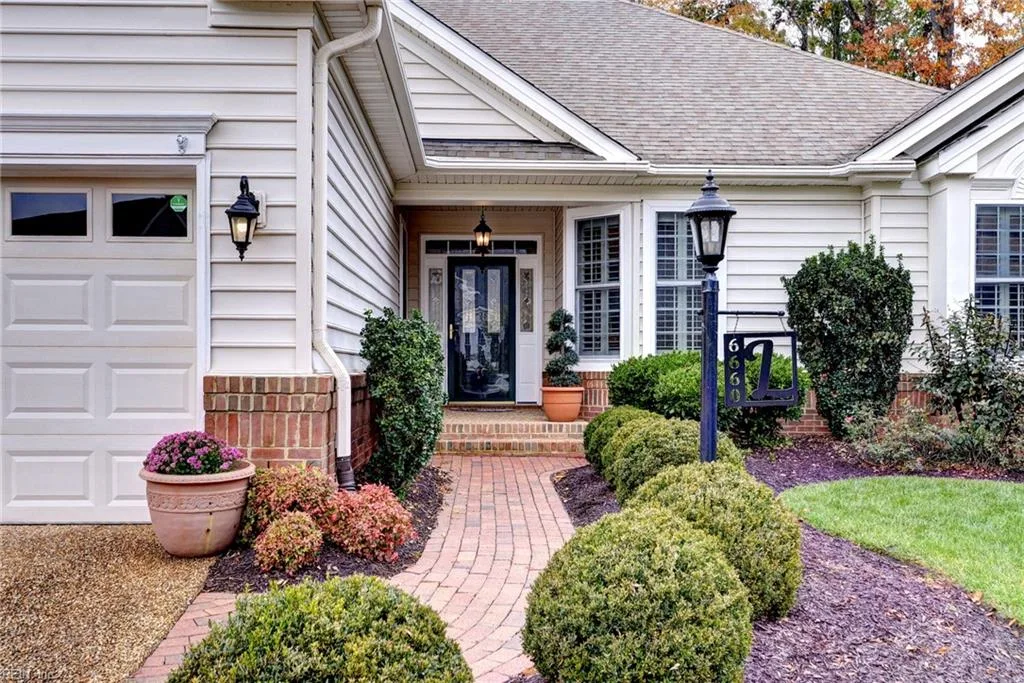 6660 Rexford LN, Williamsburg — 2 bed Residential, 2,315 sqft