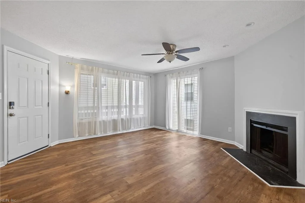 2212 Vista CIR, VIRGINIABEACH VA 23451 - Photo 3