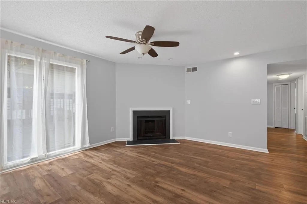 2212 Vista CIR, VIRGINIABEACH VA 23451 - Photo 4