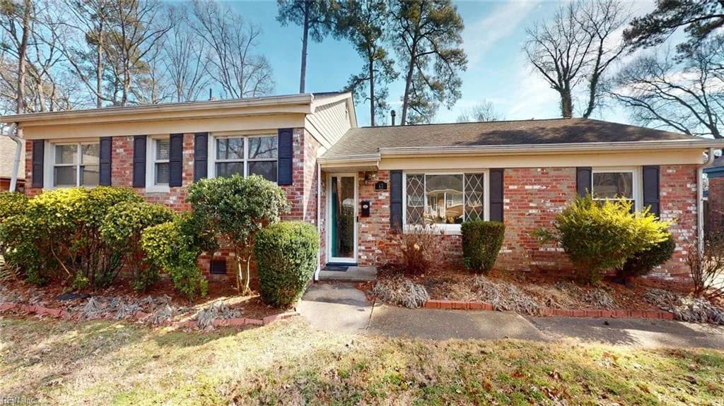 63 Azalea DR, HAMPTON VA 23669 - Main photo