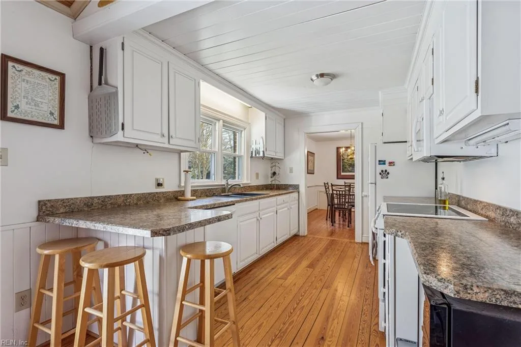 112 Hermitage RD, NEWPORTNEWS VA 23606 - Photo 4