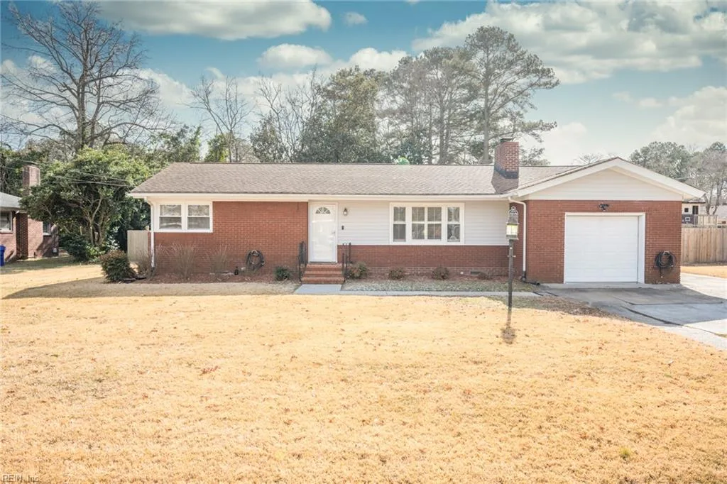 4905 Briarwood LN, Portsmouth — 3 bed Residential, 2,527 sqft