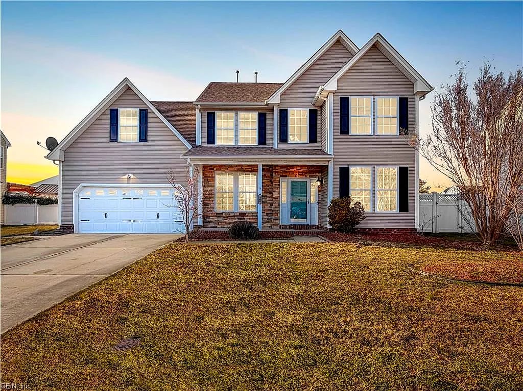 102 Lakes Edge DR, Suffolk — 4 bed Residential, 2,342 sqft