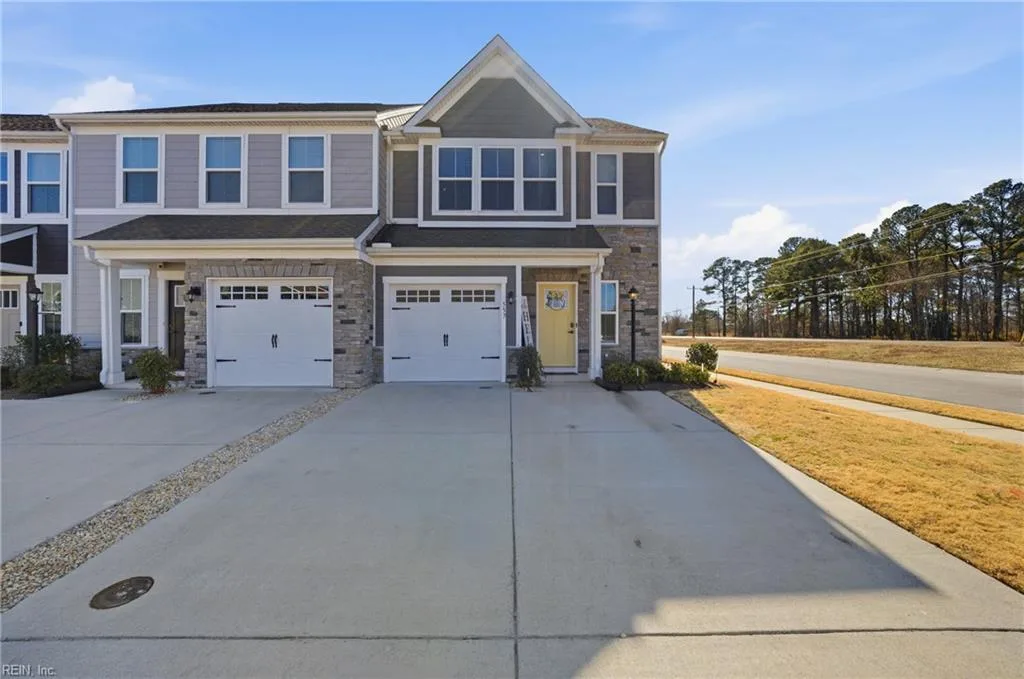 557 Bright Red RN, Chesapeake — 3 bed Residential, 1,791 sqft