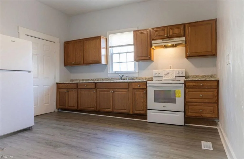 2312 Kimball TER, NORFOLK VA 23504 - Photo 4