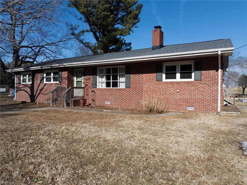 19390 York RD, WESTPOINT VA 23181 - Photo 2