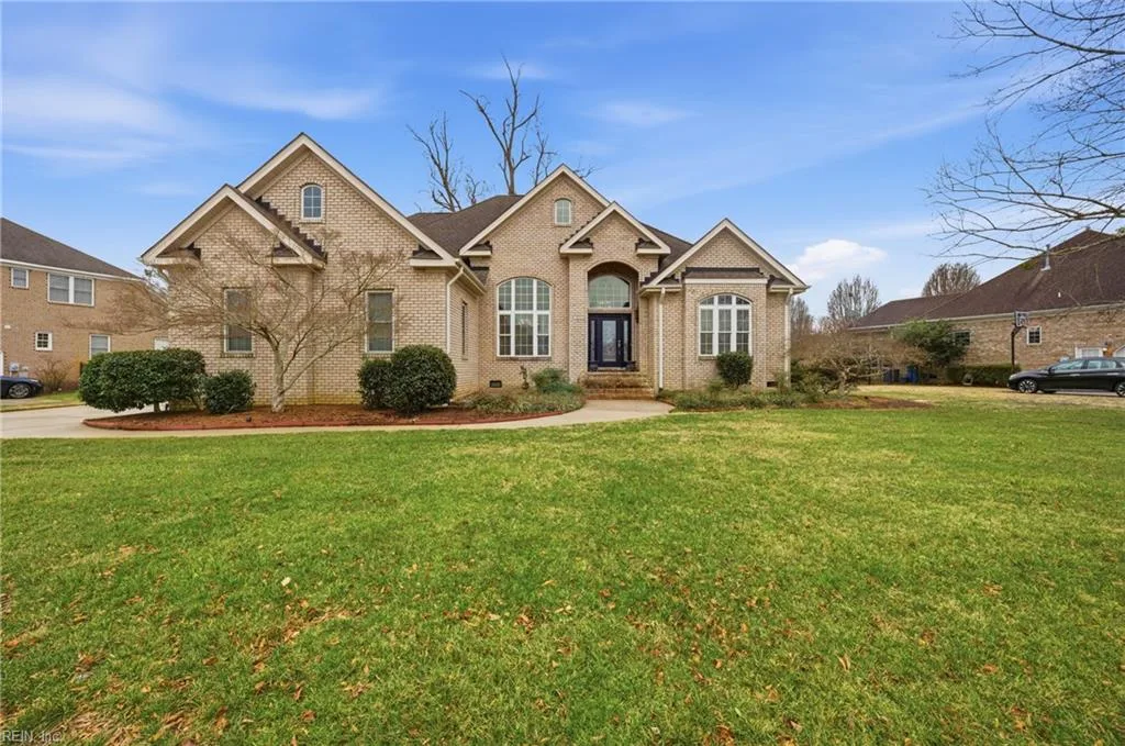 211 Ravenna CRSE, Chesapeake — 4 bed Residential, 2,783 sqft